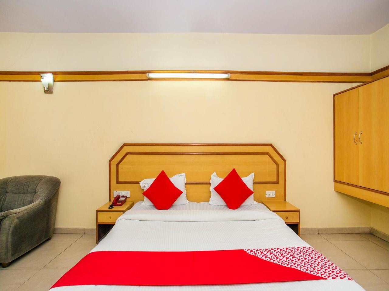 Oyo 649 Hotel Ajantha Trinity Inn Бангалор Экстерьер фото