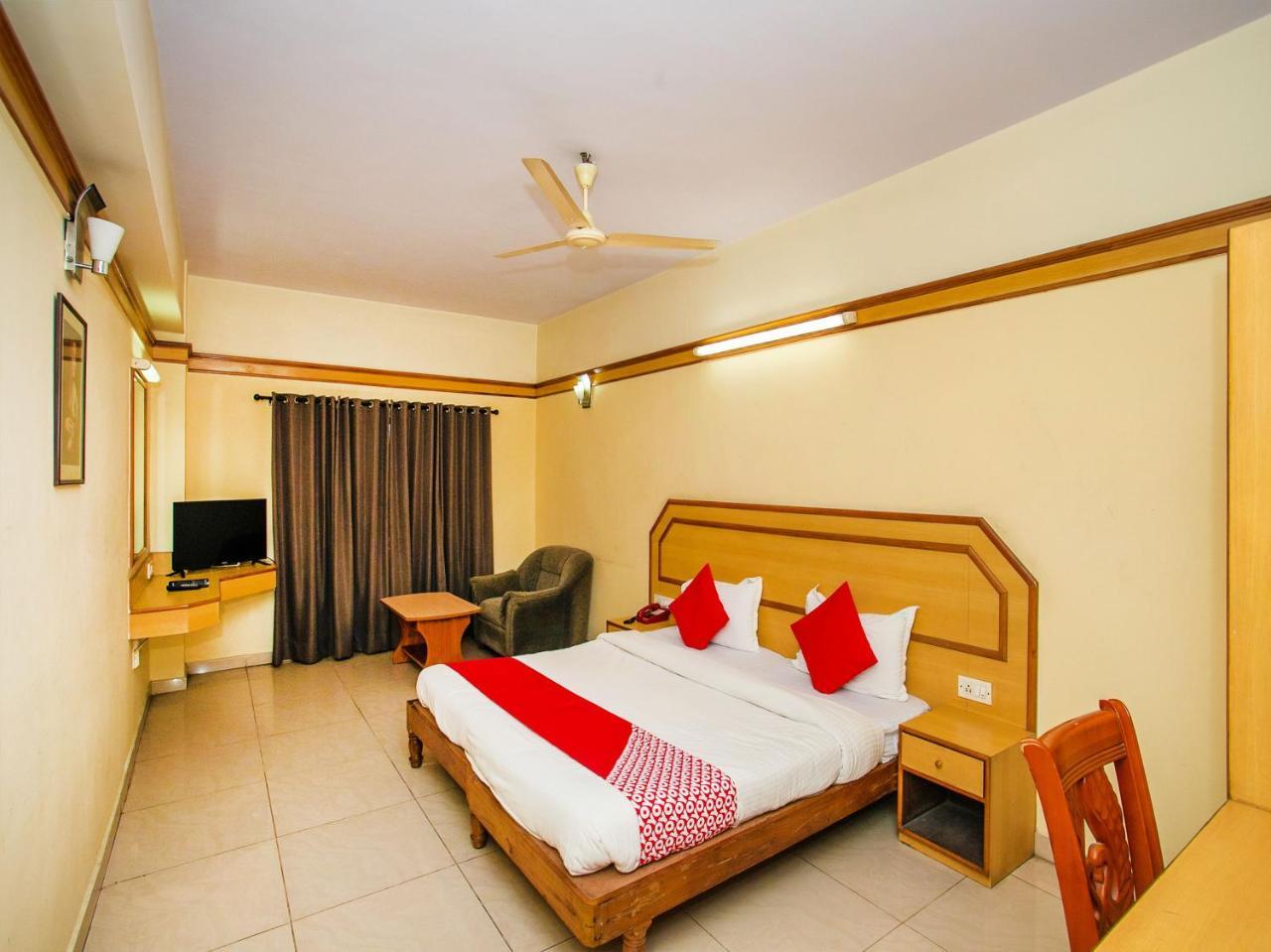 Oyo 649 Hotel Ajantha Trinity Inn Бангалор Экстерьер фото