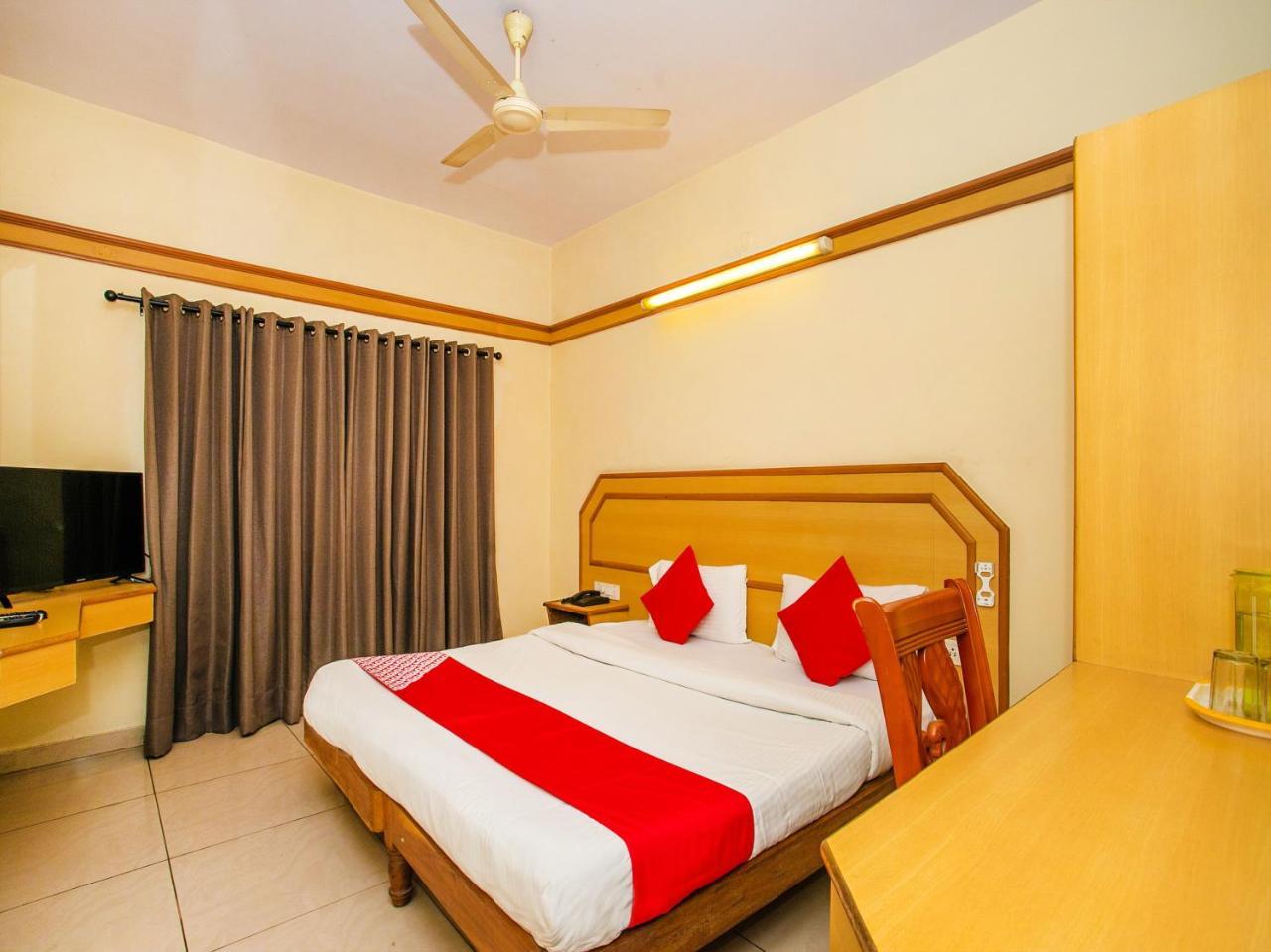 Oyo 649 Hotel Ajantha Trinity Inn Бангалор Экстерьер фото